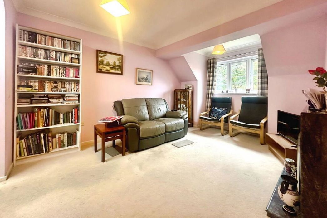 Property image 2 of 8