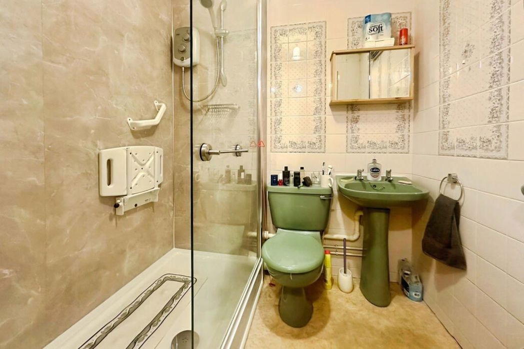 Property image 7 of 8