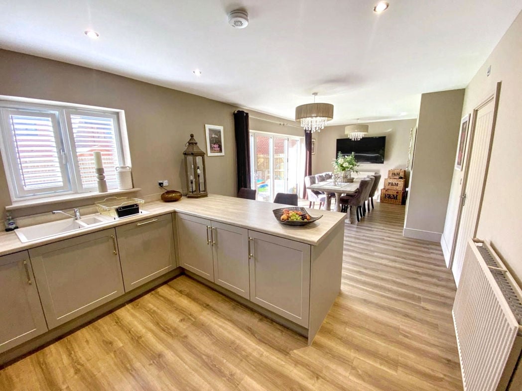Property image 6 of 29