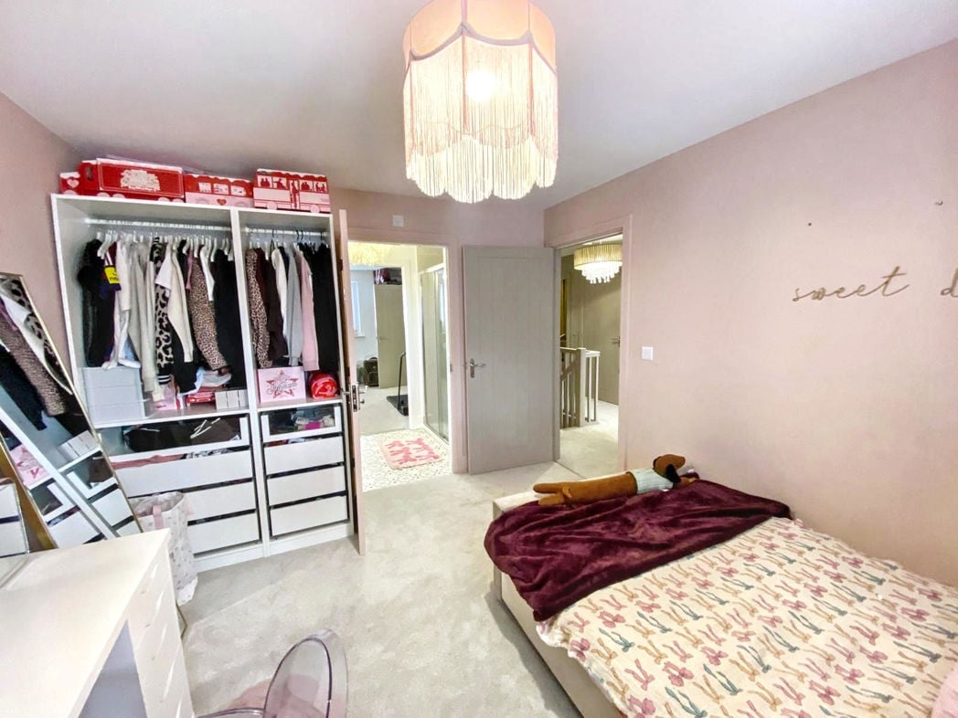 Property image 19 of 29