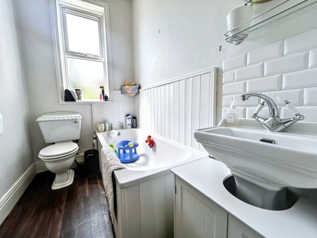 Property image 11 of 13