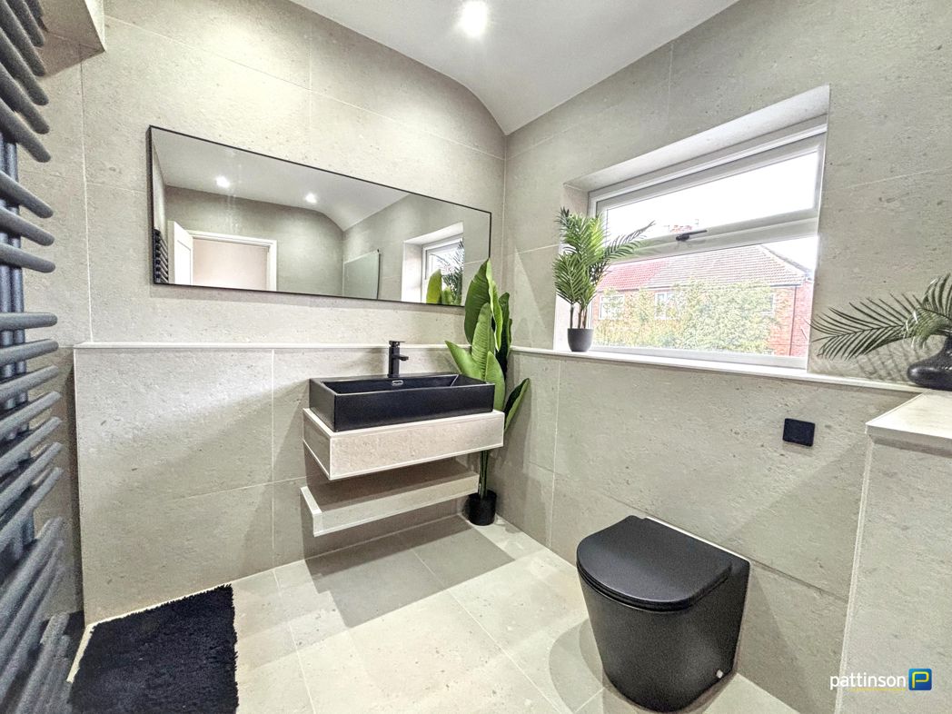 Property image 16 of 24