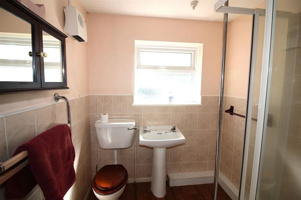 Property image 6 of 10