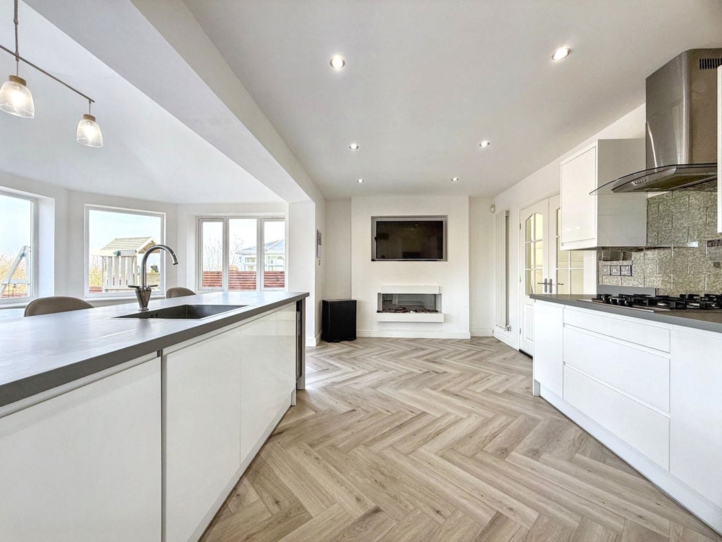Property image 10 of 29