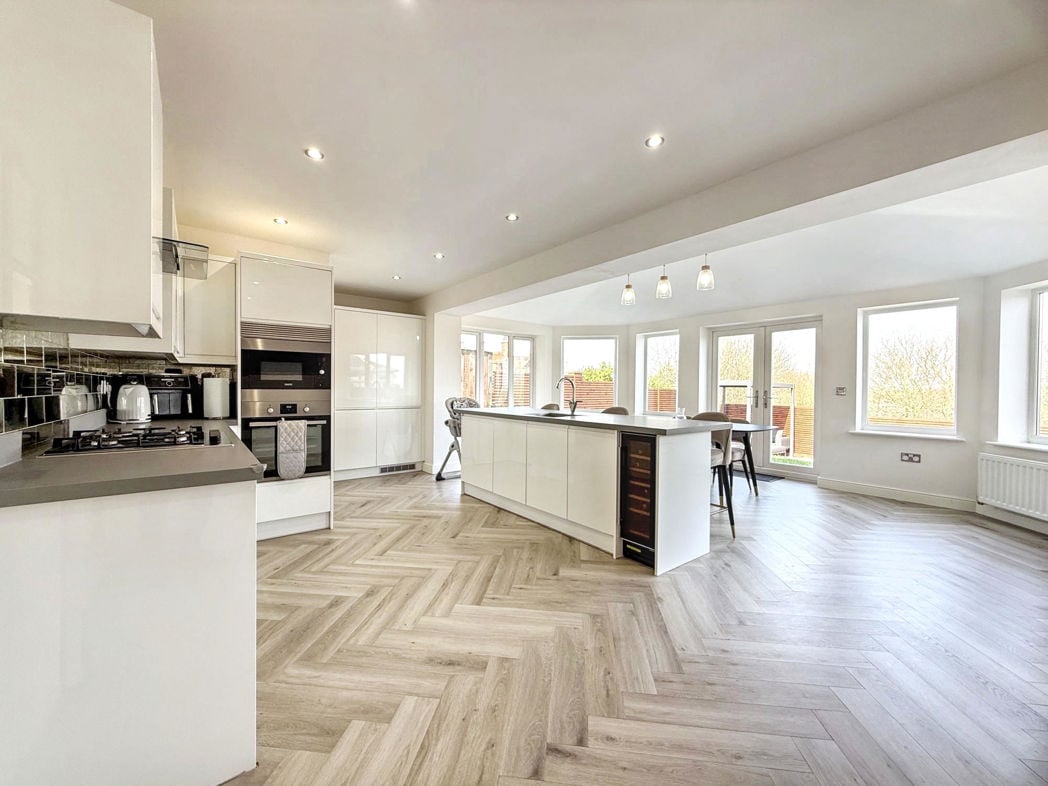 Property image 9 of 29