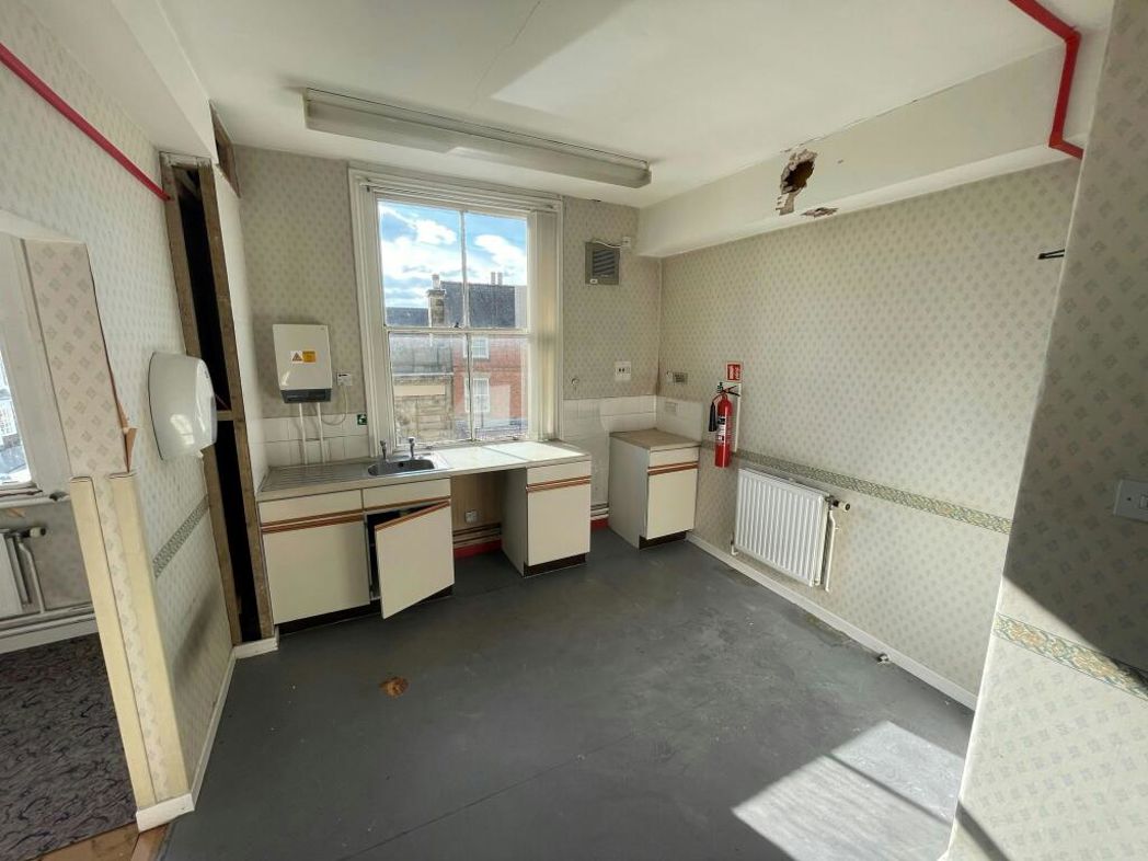 Property image 8 of 9