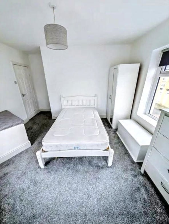 Property image 4 of 8