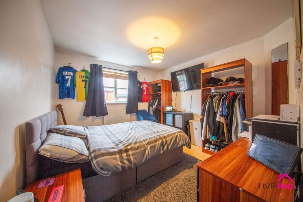 Property image 11 of 14