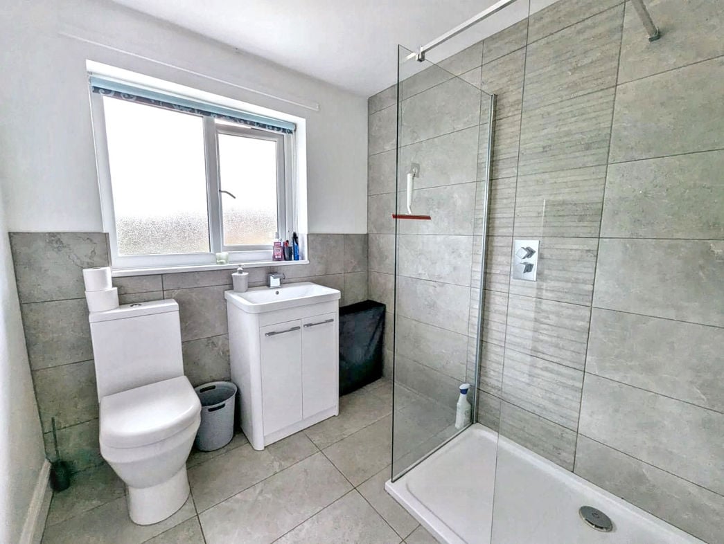 Property image 14 of 16