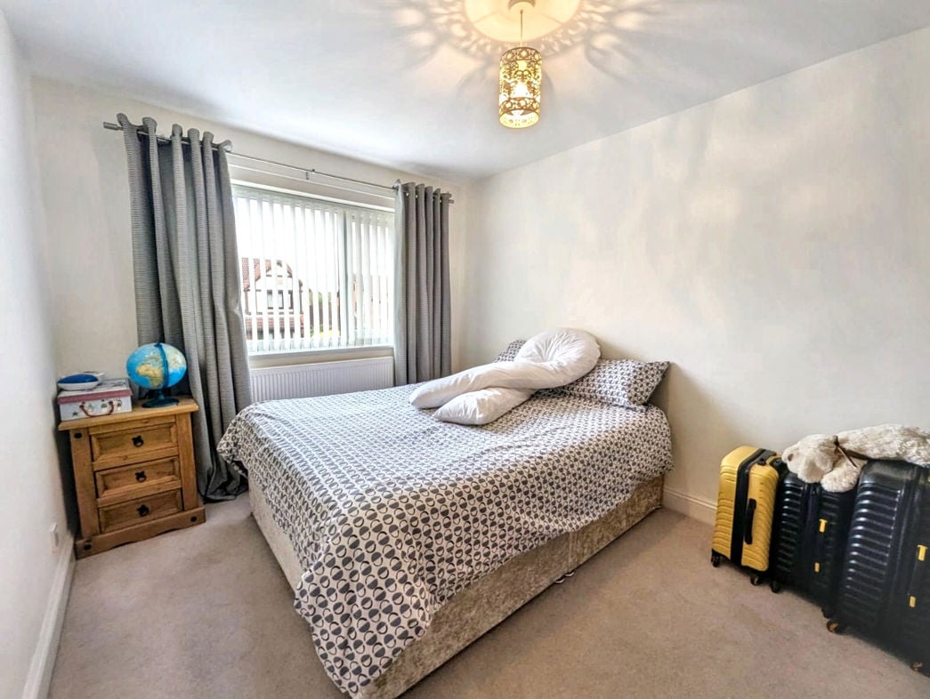 Property image 11 of 16