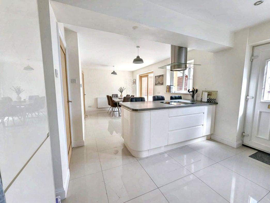 Property image 7 of 16