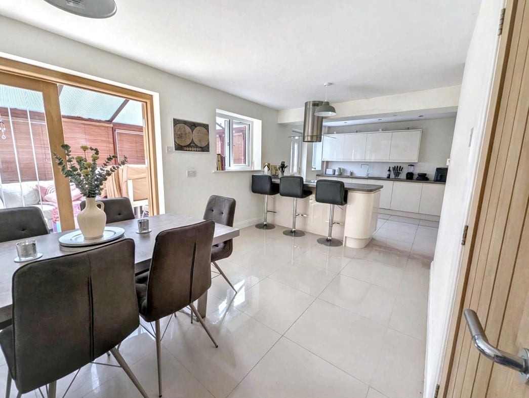 Property image 3 of 16