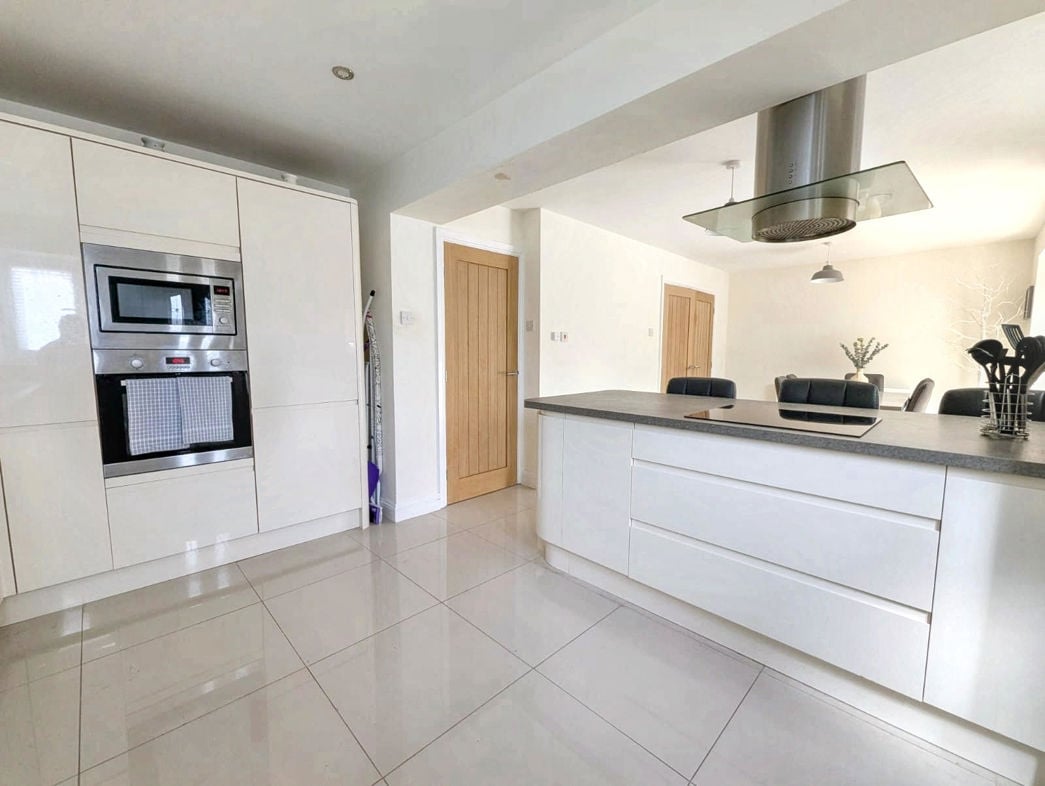 Property image 6 of 16