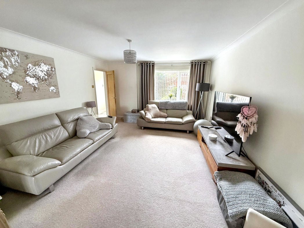 Property image 2 of 16