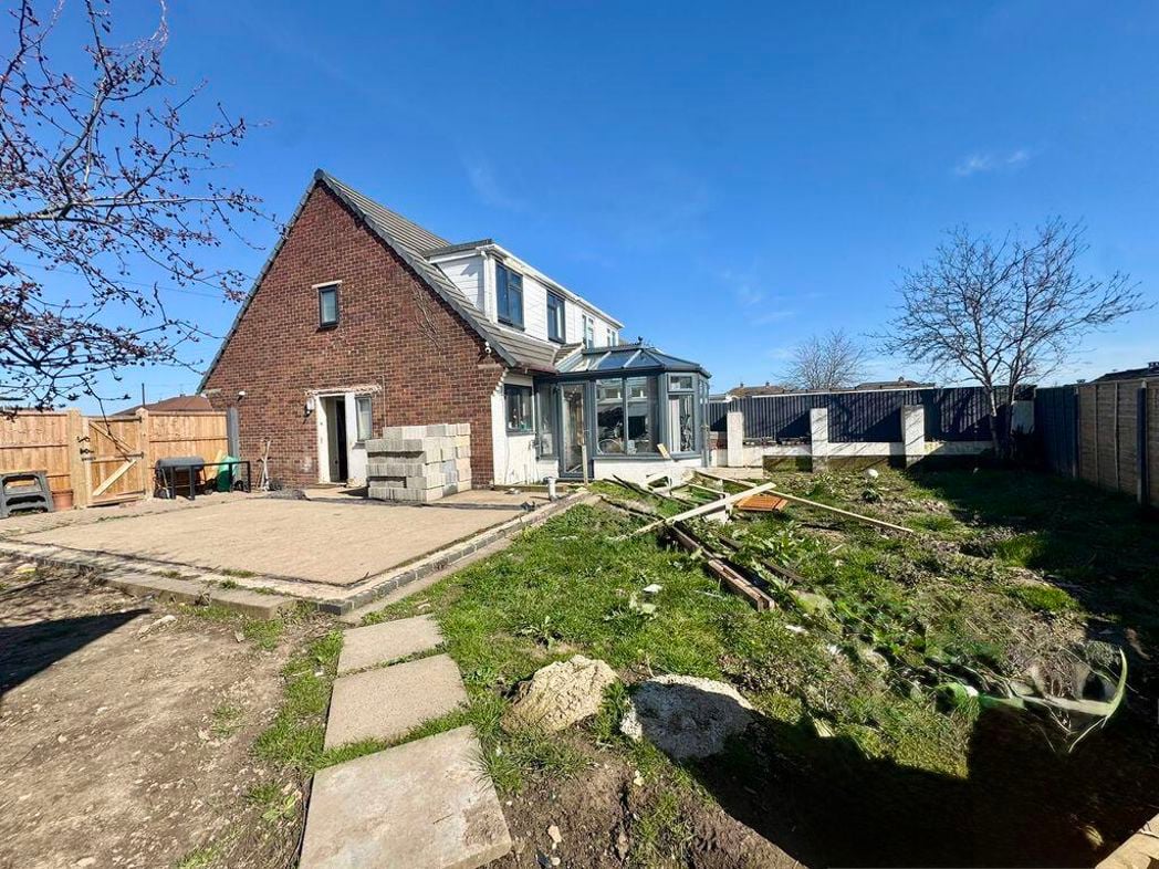 Property image 2 of 15