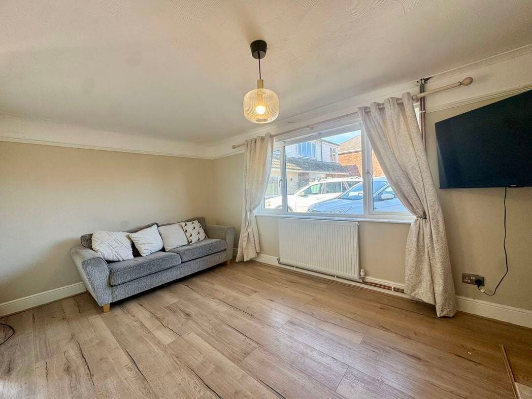 Property image 8 of 15