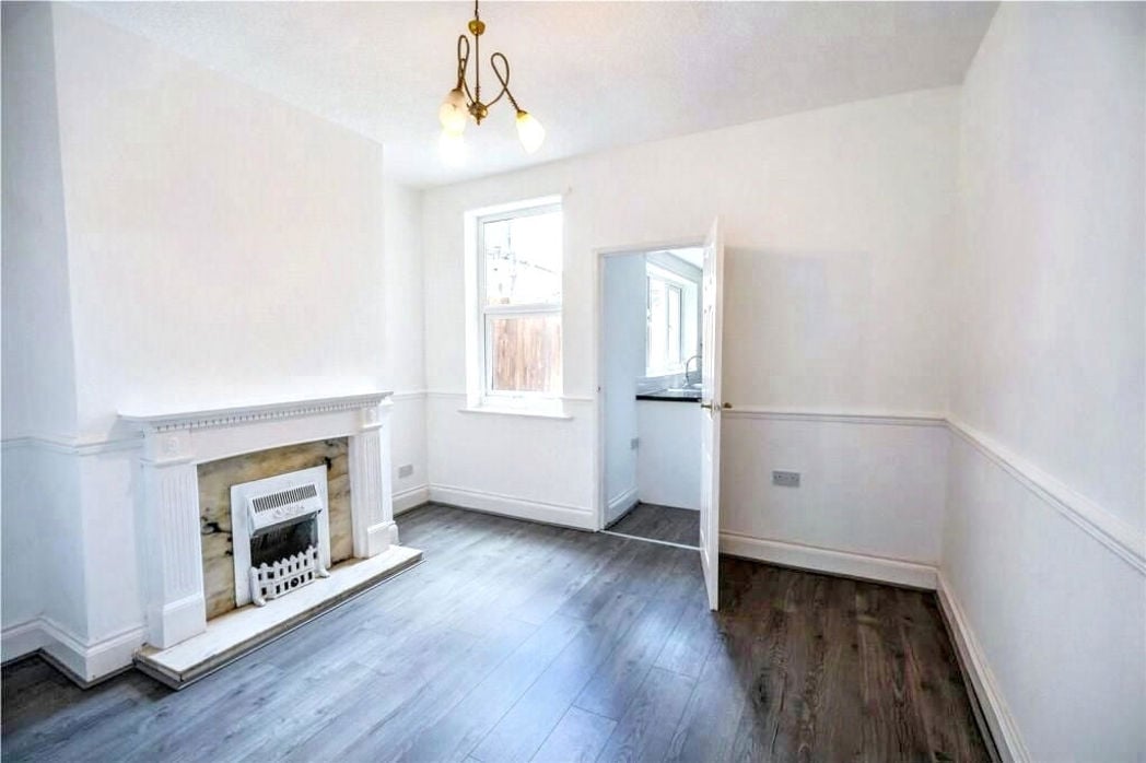 Property image 2 of 15