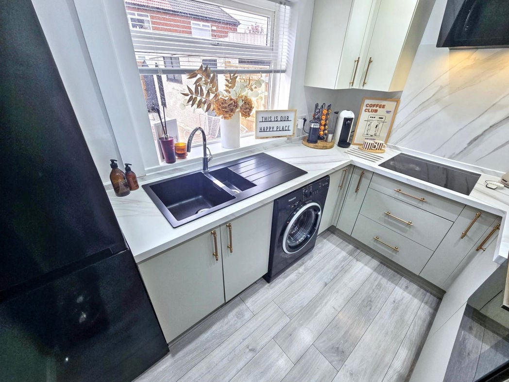 Property image 3 of 23
