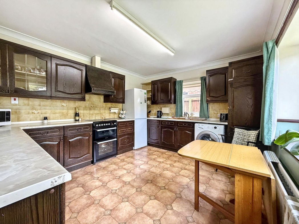 Property image 10 of 28