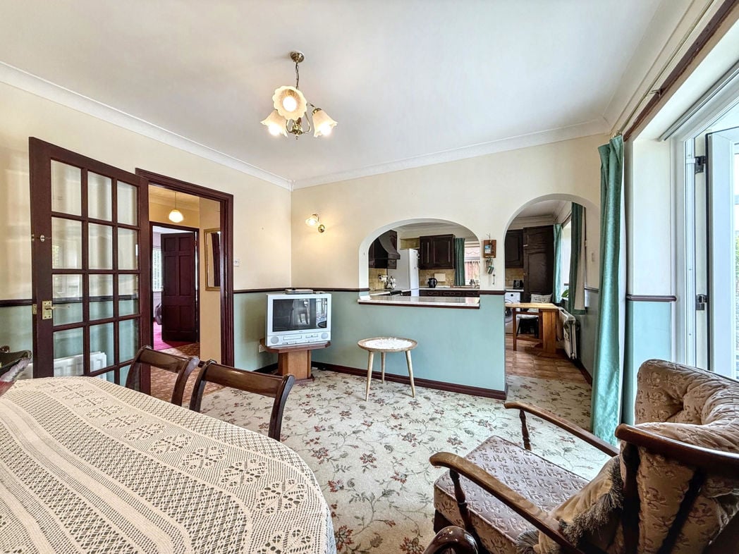 Property image 11 of 28