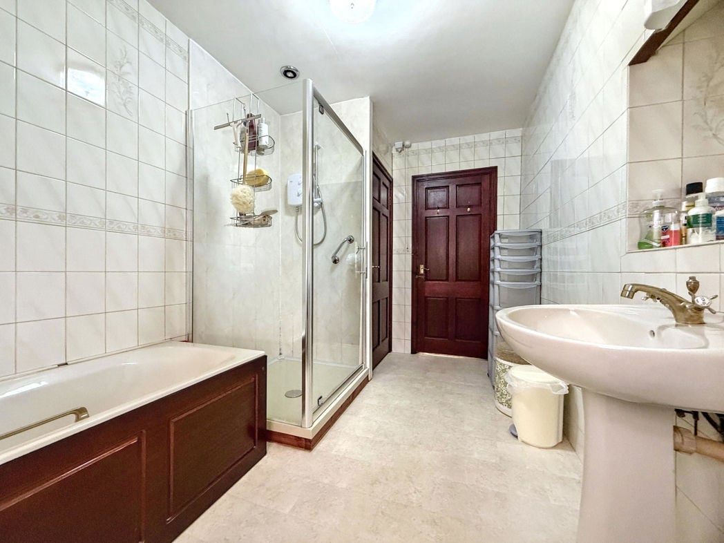 Property image 19 of 28