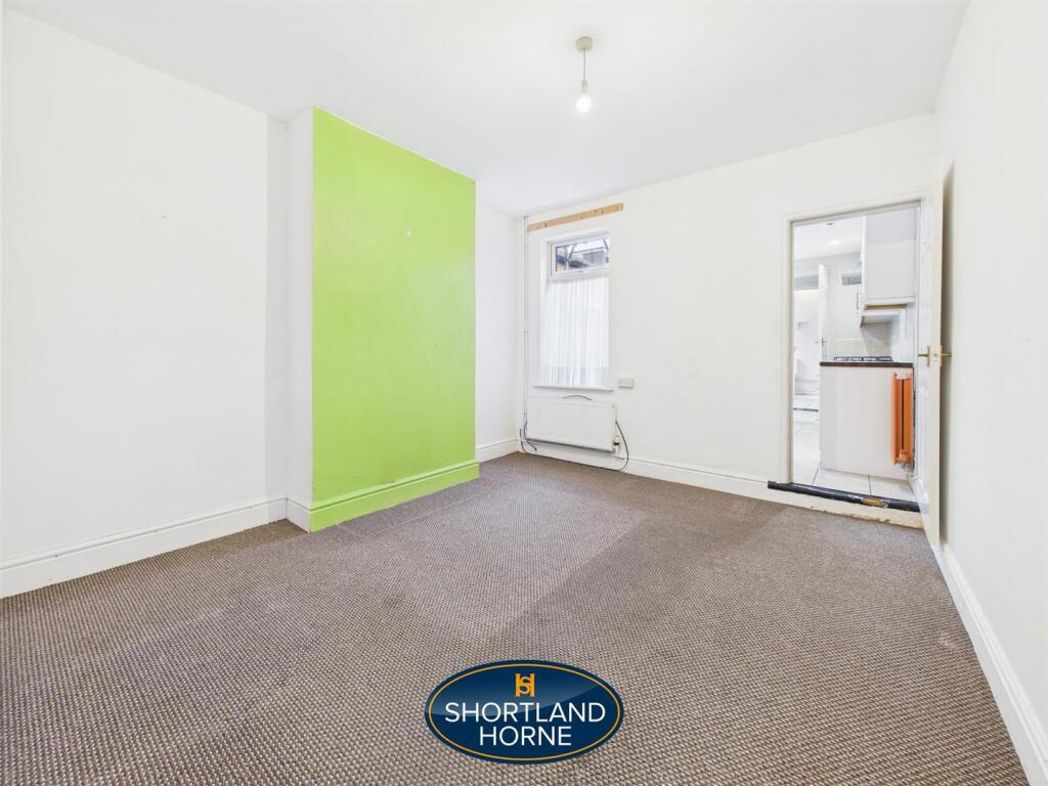 Property image 6 of 17