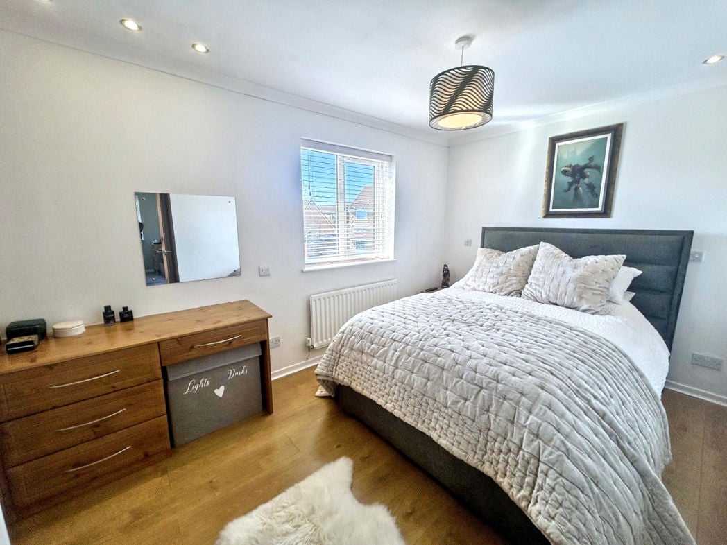 Property image 8 of 16