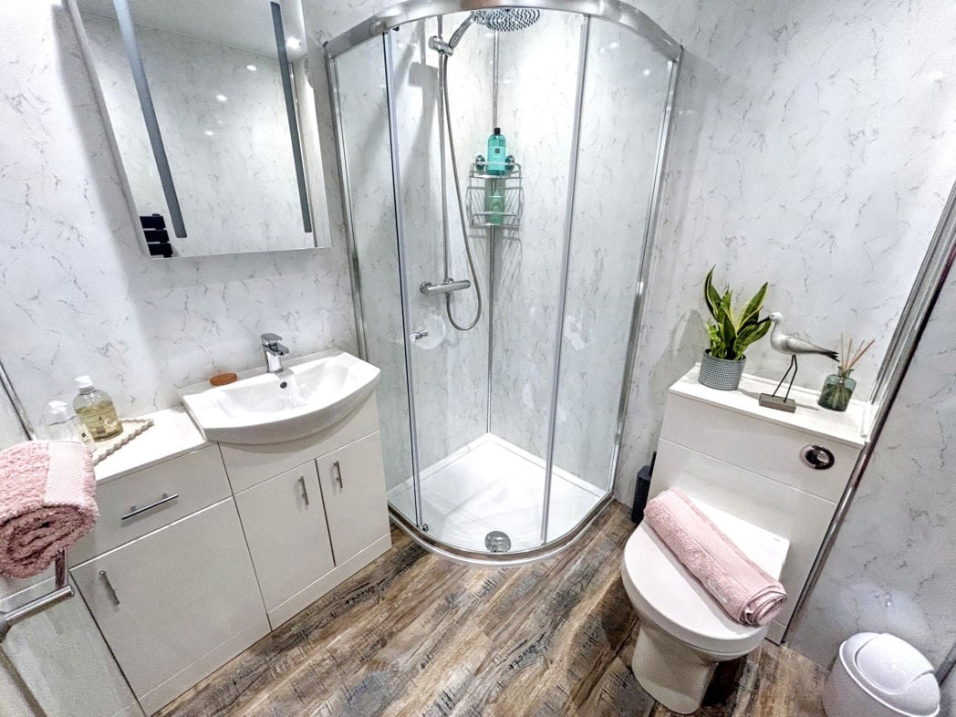 Property image 11 of 16