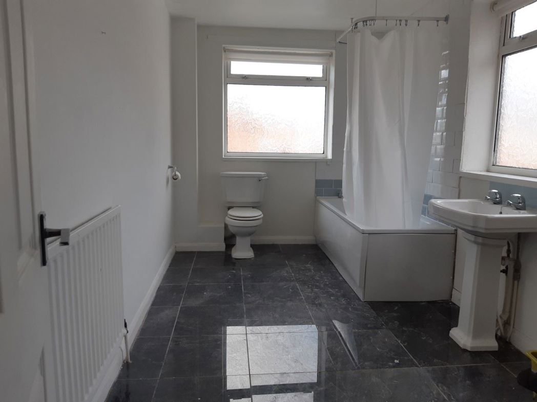 Property image 9 of 12