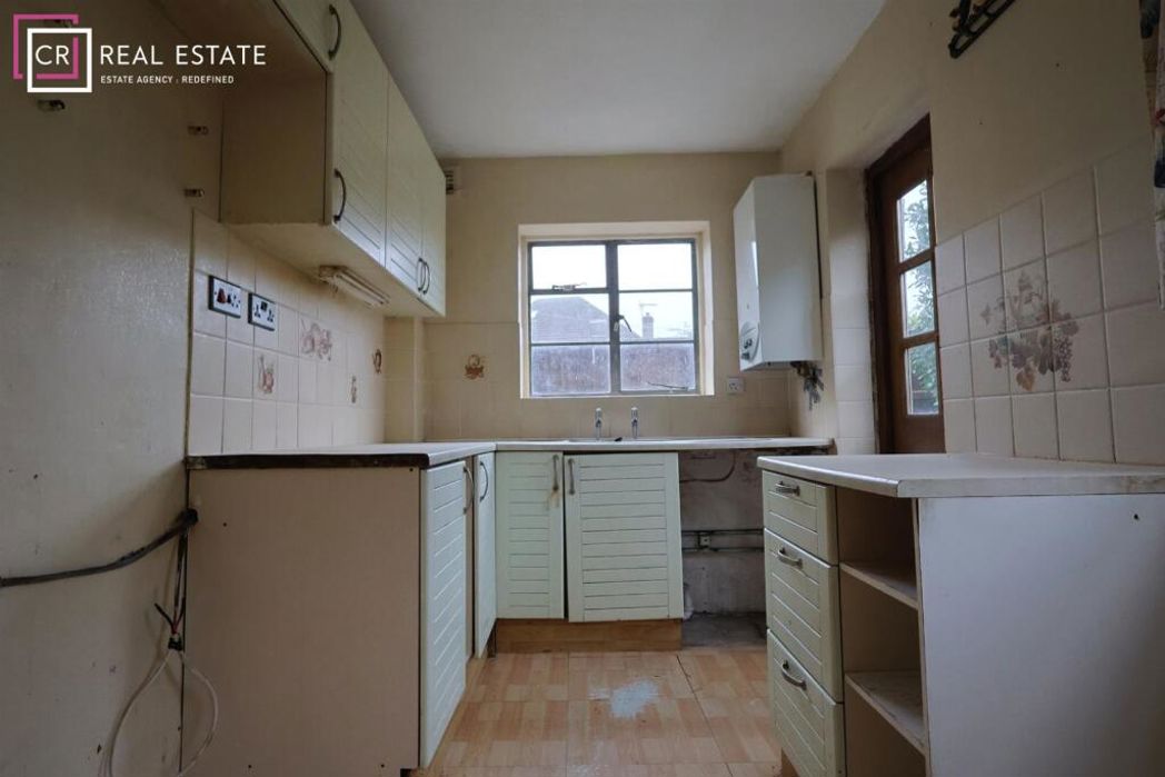 Property image 2 of 8