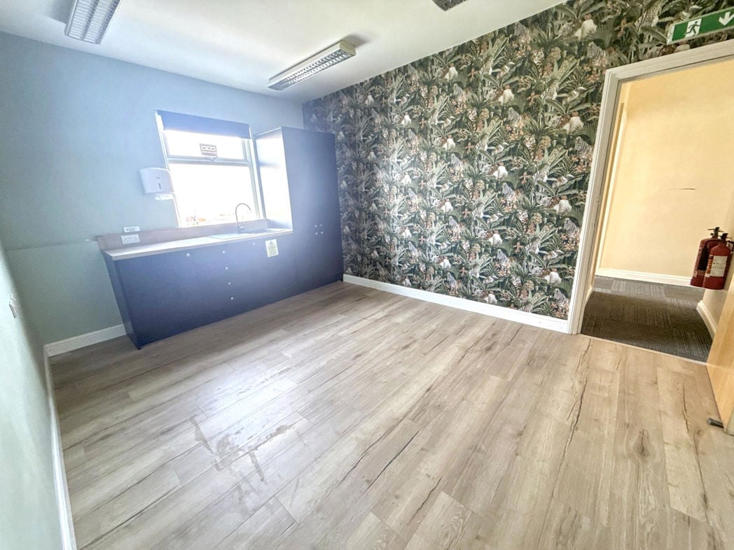 Property image 4 of 19