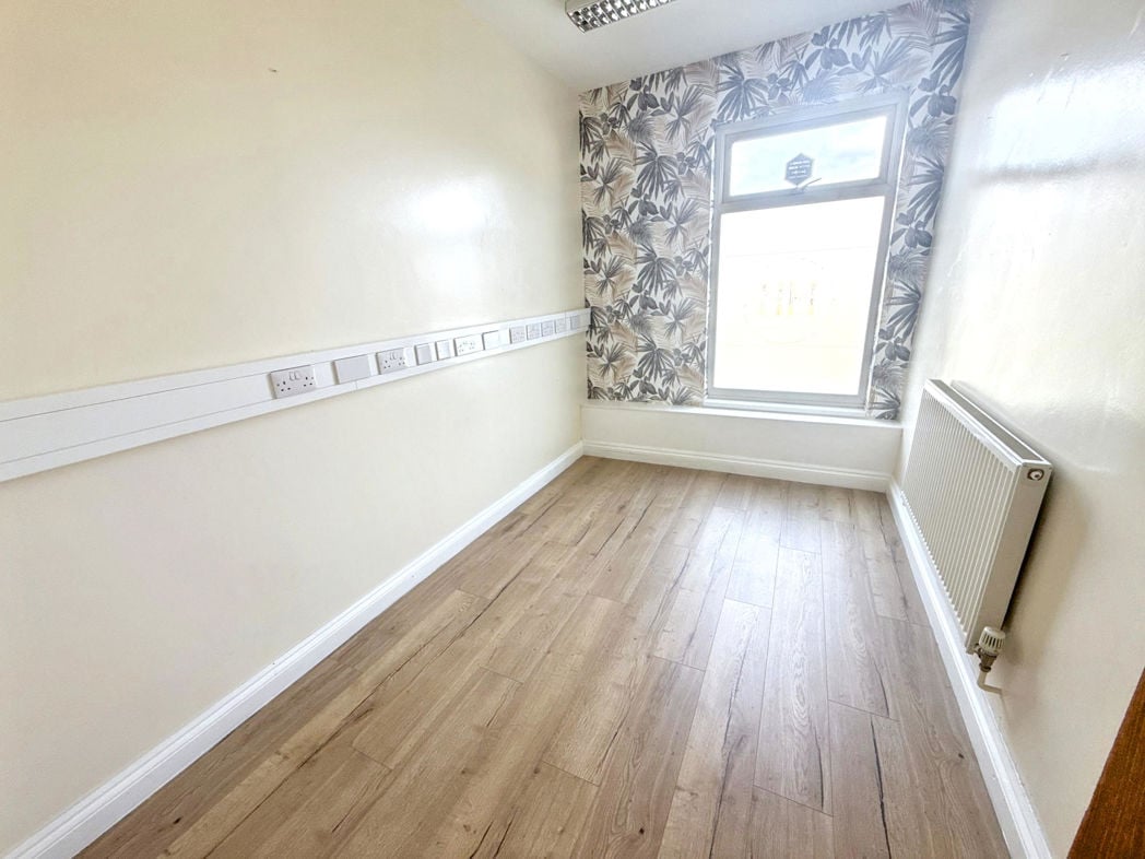 Property image 7 of 19