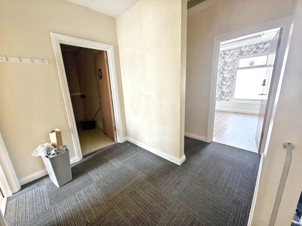 Property image 8 of 19