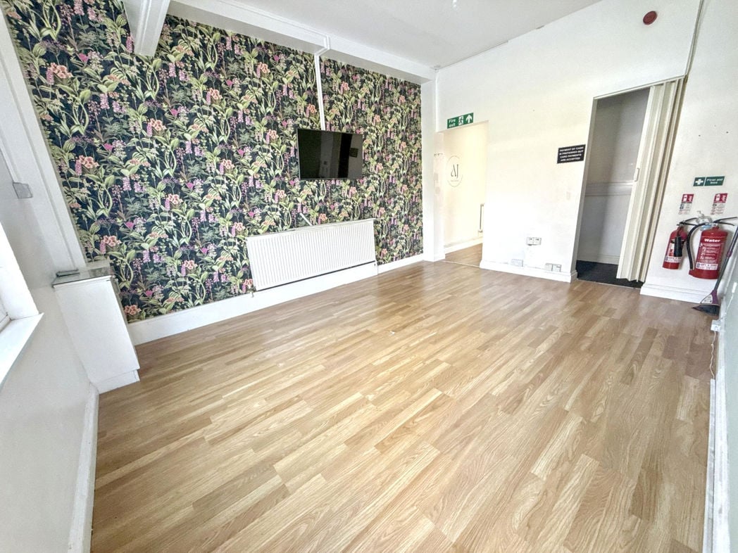 Property image 12 of 19