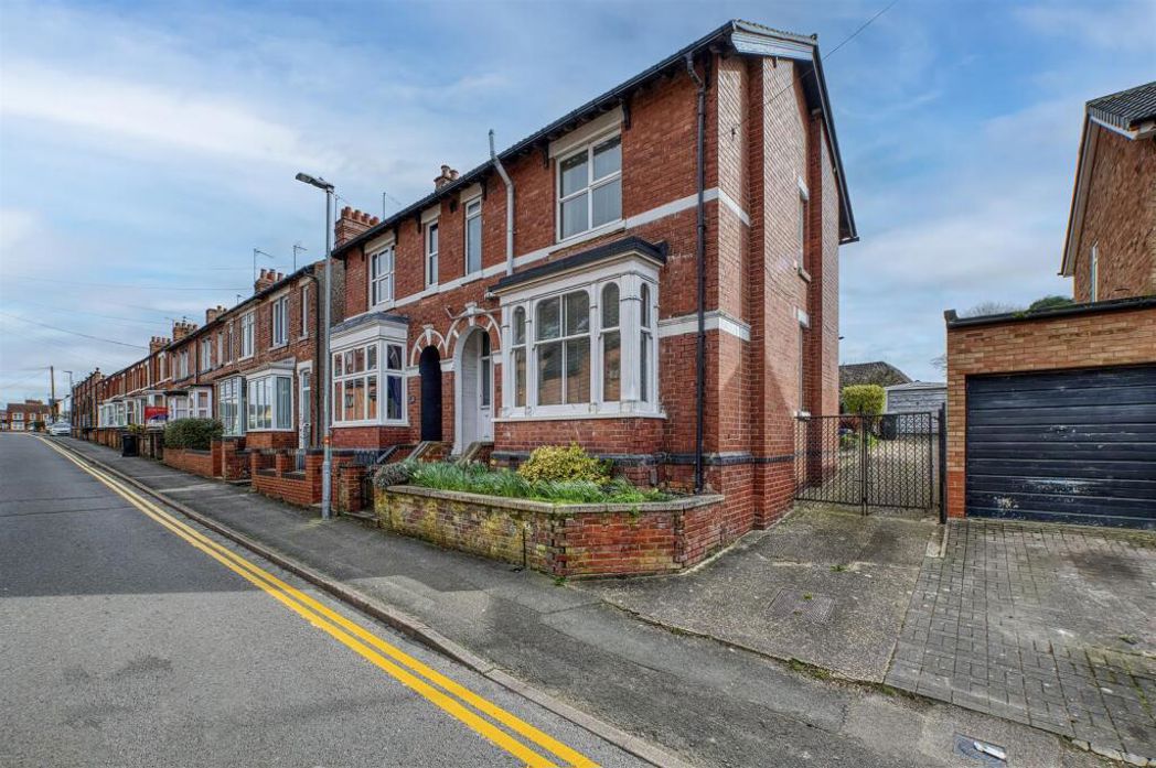 Property image 1 of 20