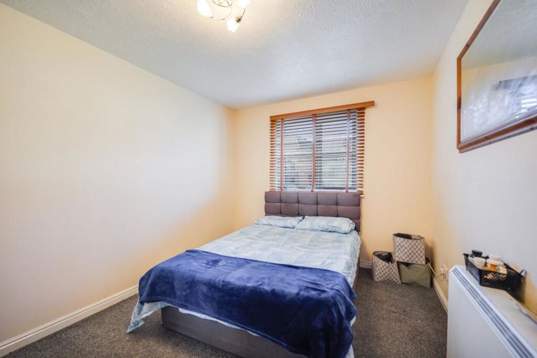Property image 5 of 8