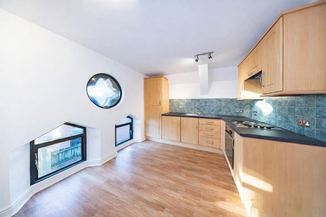 Property image 2 of 6
