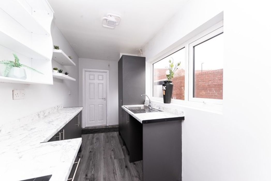 Property image 8 of 18