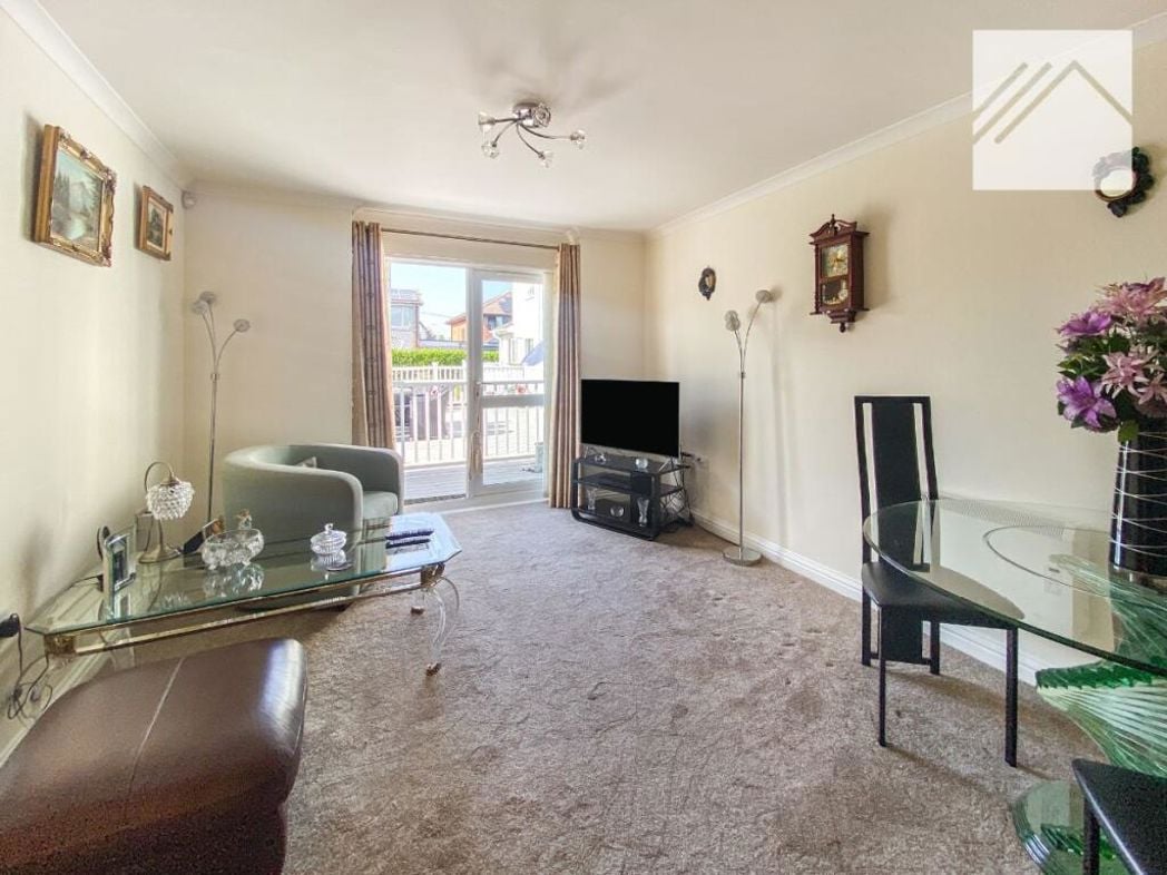 Property image 2 of 11