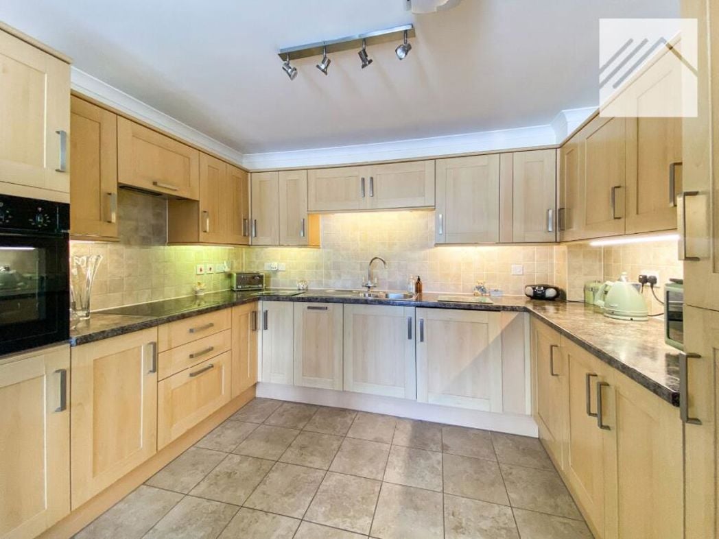 Property image 3 of 11