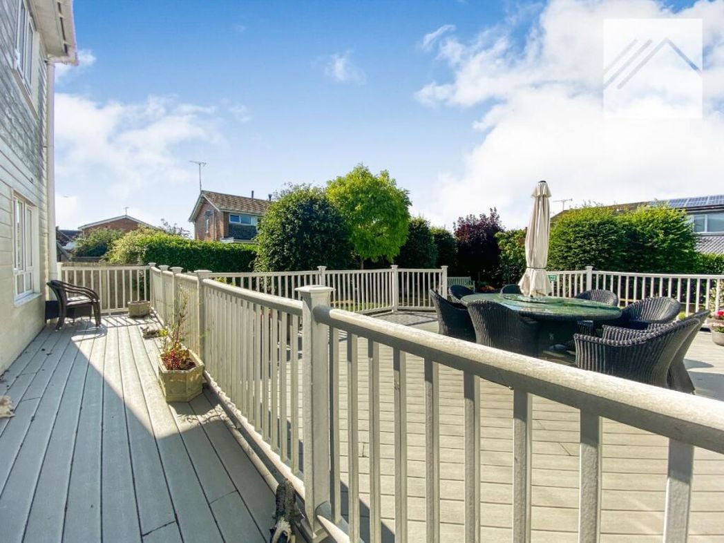 Property image 4 of 11