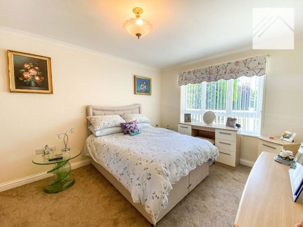 Property image 5 of 11