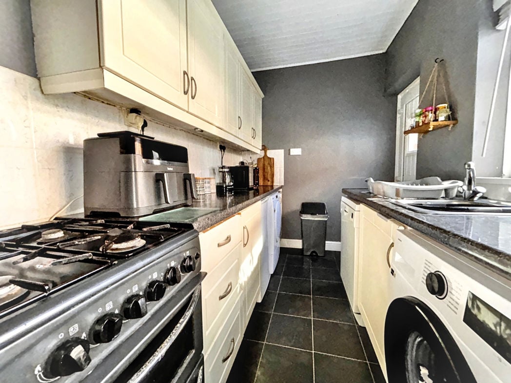 Property image 7 of 13