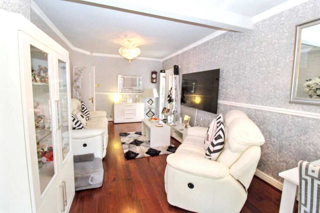 Property image 2 of 13