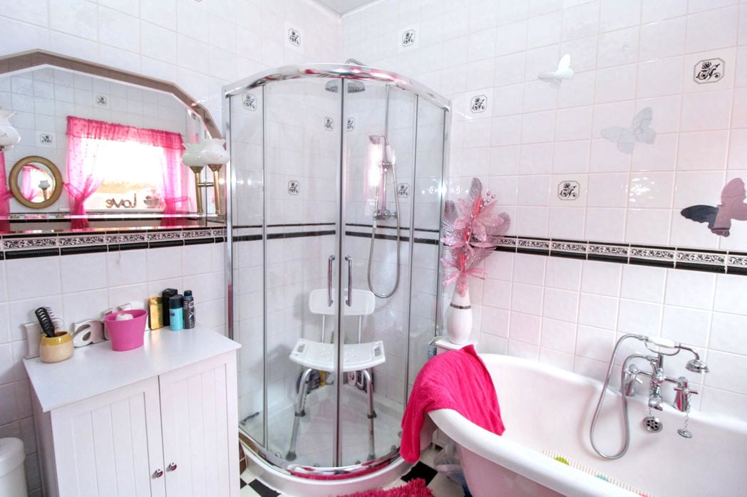 Property image 8 of 13