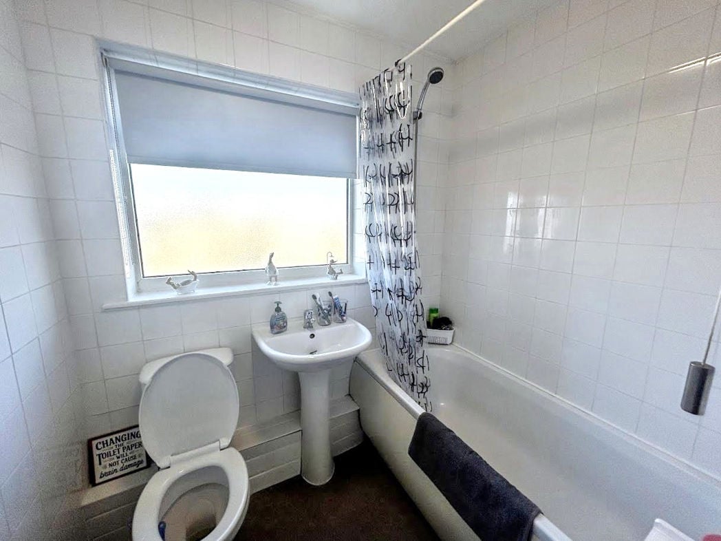 Property image 5 of 6