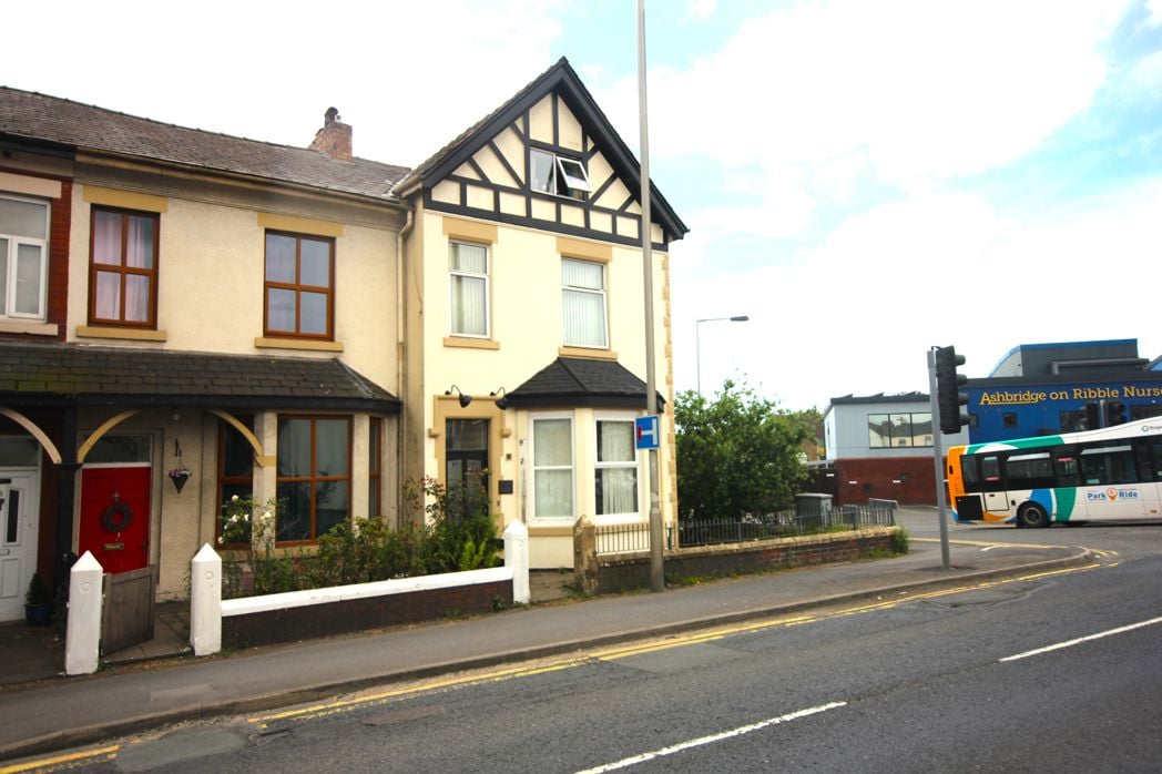 Property image 1 of 19