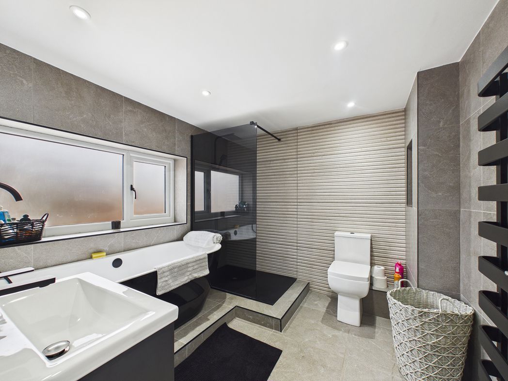 Property image 6 of 13