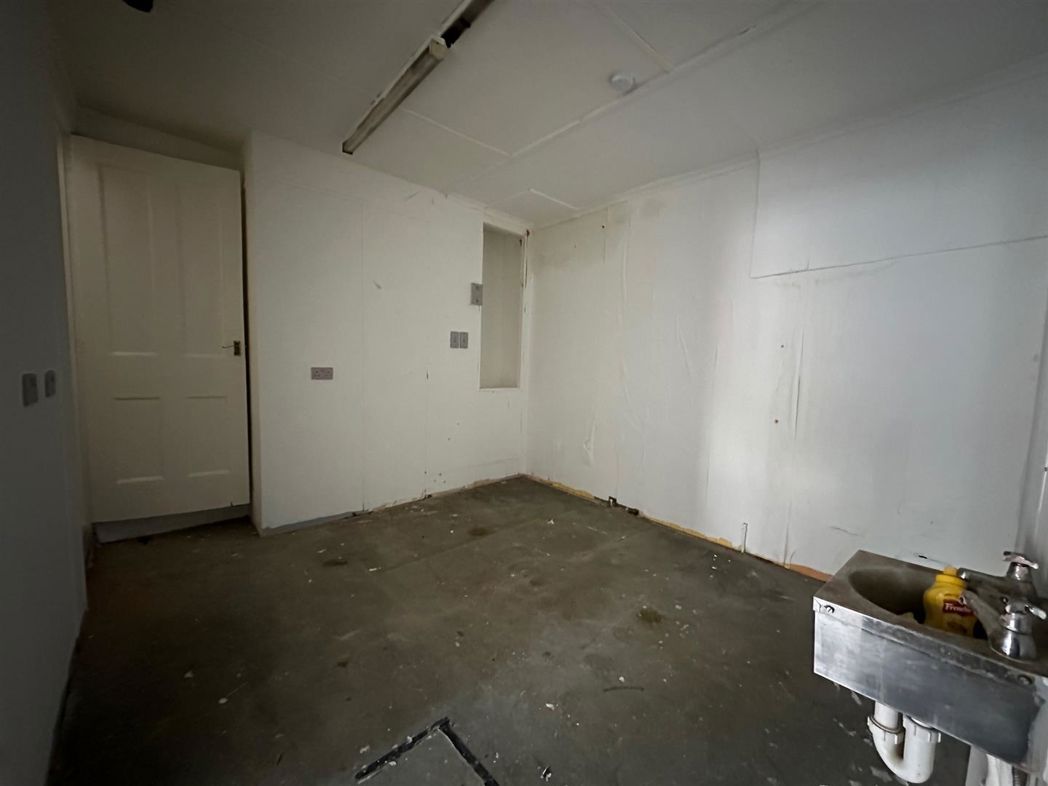 Property image 5 of 19
