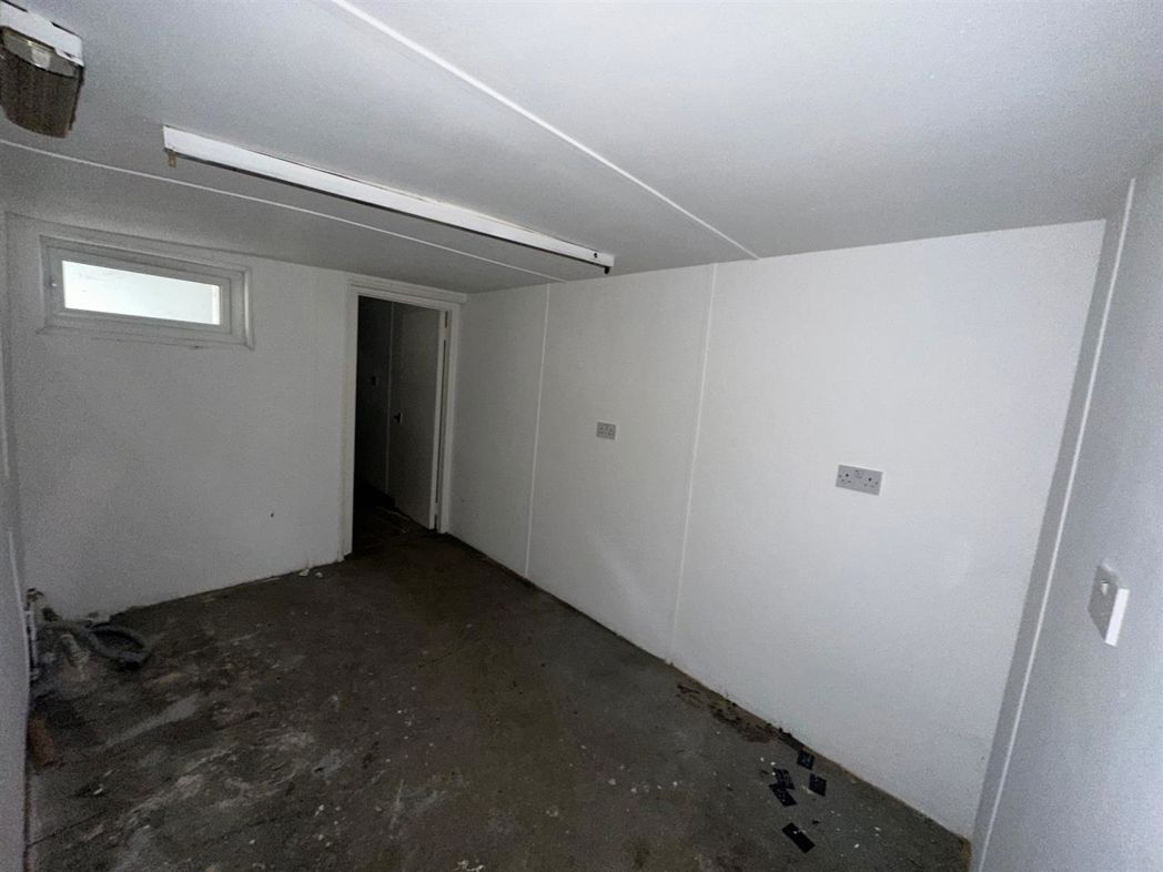 Property image 4 of 19